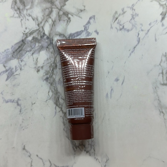 Real Chemistry Fresh-Start Foaming Cleanser - Picture 2 of 3